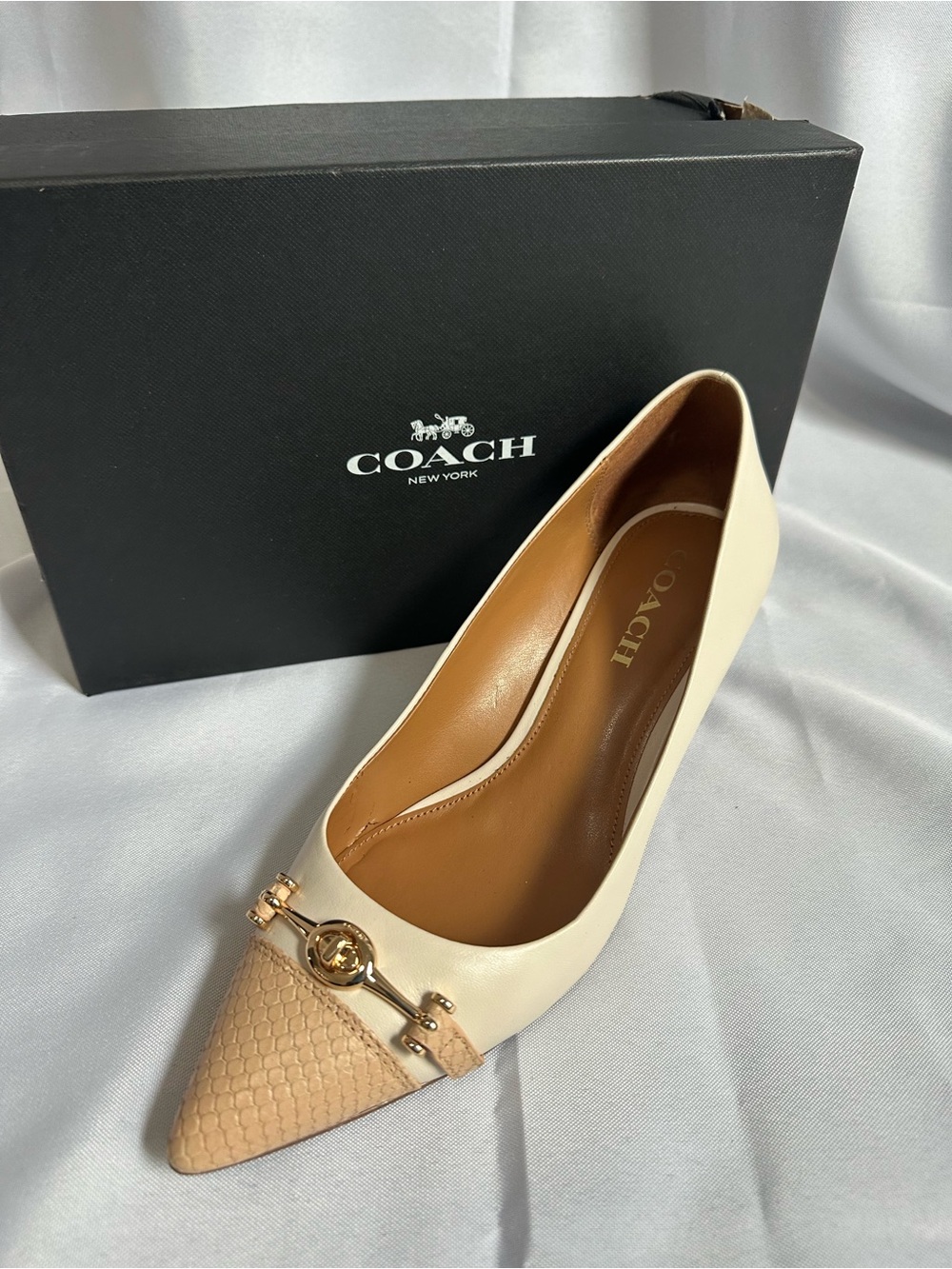 Coach Womens Lauri Pointed, chalk/Beechwood Matte Calf/Textured Snake, Size 10